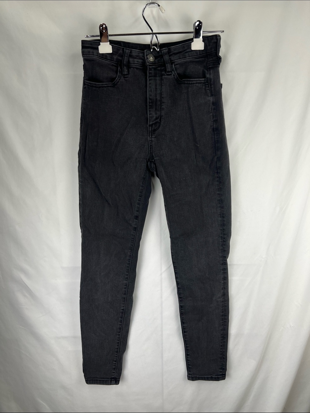American Eagle - Women’s Jeans - Size 6 - Black - Highest Rise Jegging